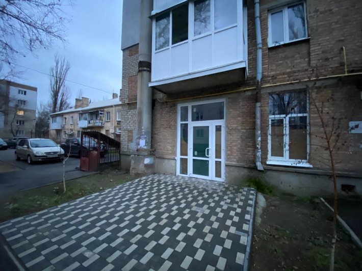 Аренда фасадного помещения Є.Логинова(Крылова) 90м 25000грн - фото 1