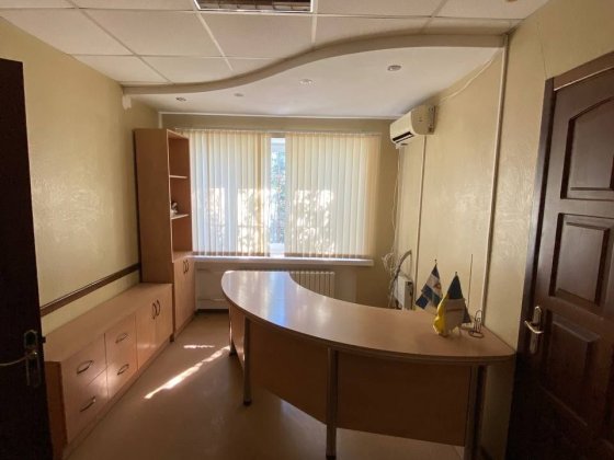Офисный блок 150м 8 каб.ул.Кузнечная 12000грн Миколаїв