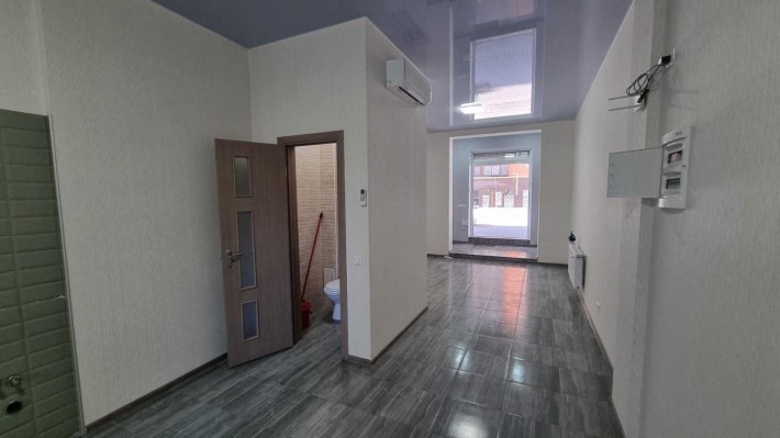 Сдам в аренду офис, помещение. Сахарова. Фасад. 1-й этаж. - фото 1