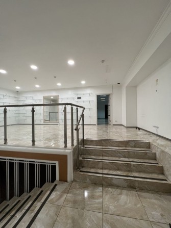 СДАМ КОММЕРЧЕСКОЕ ПОМЕЩЕНИЕ - 260 м2. ЦЕНТР ! 1 этаж. Фасад! 19 кВт. - фото 1