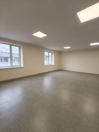 Аренда помещения 180 м кв, свежий ремонт, 4 кабинета, санузел, душ.каб - фото 1