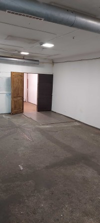 Оренда  теплої майстерні,склада в центрі,цоколь 60м.кв - фото 1