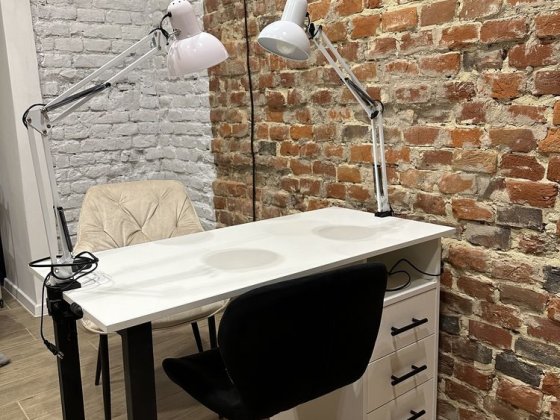 Оренда місця майстра манікюра на пів місяця Львів