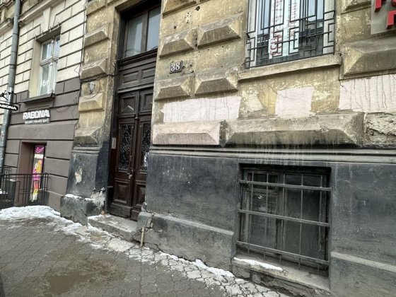 Вул. І.Франка. Оренда напівпідвального приміщення Львів