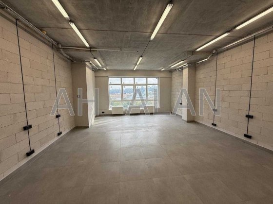 Оренда офісу у Бізнес центрі по вулиці Степана Бандери Киев