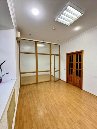 Без комиссии 2каб-смежных Здам офис 1 этаж на  ул.Владимирская, 71 - фото 1