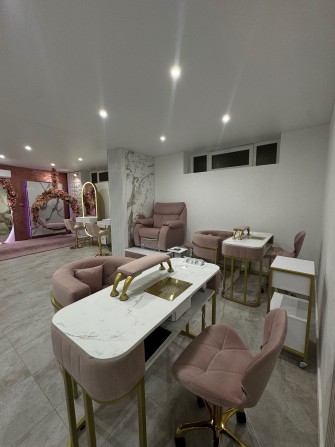 Аренда рабочих мест в салоне на Каманина - фото 1