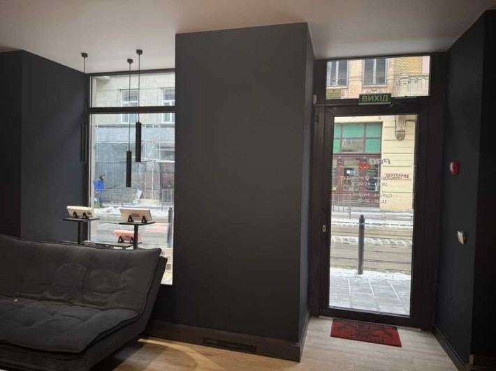 Оренда фасадного приміщення вул. Дорошенка - фото 1