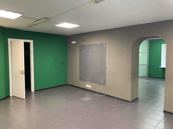 Фасадне приміщення Чеховський пр-к / вул. О. Гончара Київ