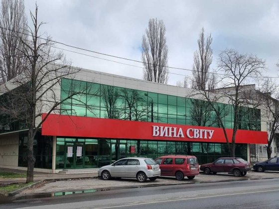 Фасадное помещение на Инглези, 20 (Черемушки). 600 кв.м. Недорого. Одеса