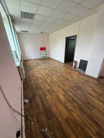 ЗДАМ офісні кабінети    вул. Молодогвардійська 2б  від 14 до 140 кв.м. - фото 1