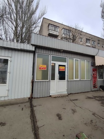 Сдается помещение 35 кв м на рынке Клаксон по ул. Космонавтов!!! - фото 1