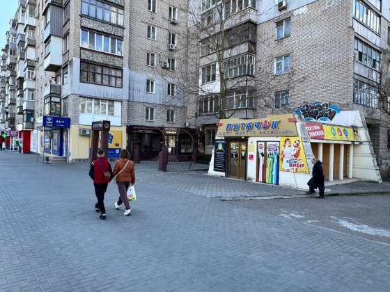 Пр.Центральний 12 кв.м. прохідняк жваве місце фасад Миколаїв