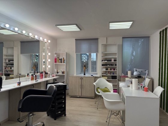 салон краси, приміщення поруч із метро «Золоті Ворота» з обладнанням Київ