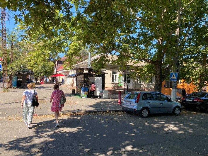 Центр Декабристів торгове приміщення 70 кв.м. прохідняк ремонт - фото 1