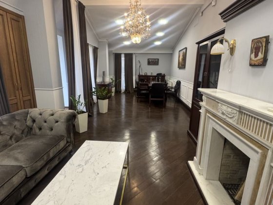 Оренда офісу 755м2 + підвал 150м2( бонус) , оренда по поверхах.