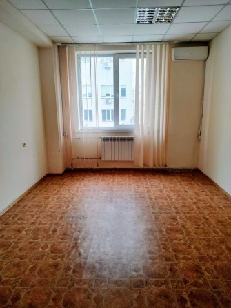 М.Васильківська- 1 хвилина! Здам офіс 21 м.кв. Кондиціонер! Генератор! - фото 1