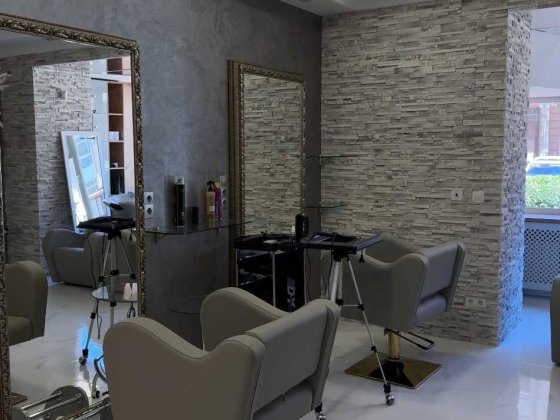 Оренда робочого місця для перукаря-колориста|нарощення волосся Оболонь Київ