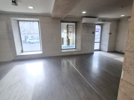 Сдам помещение под магазин  салон, в центре Одессы, проходное место. Одесса