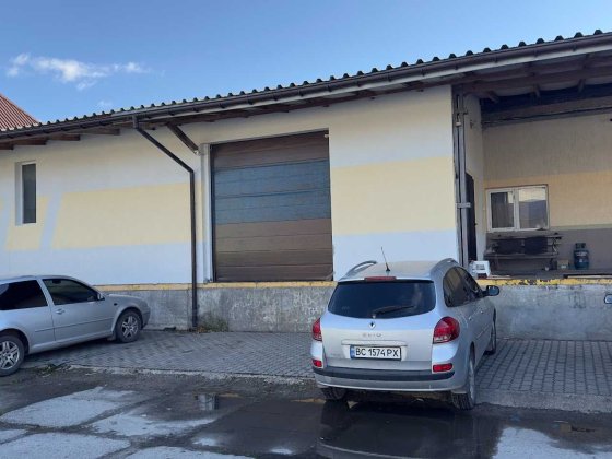 Оренда складу з рампою Львів