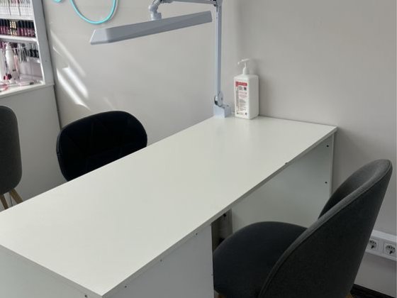 Оренда робочого місця для майстра манікюру Львів