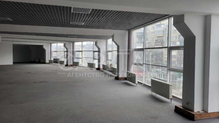 Оренда Офісу в БЦ "Петропавлівський", Офіс Куренівка, Кирилівська 160 - фото 1