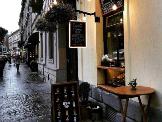 Оренда приміщення "вікно" на вул Пекарська Львов