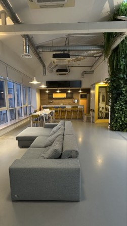 Оренда приміщення в центрі міста, 323,7м2 - фото 1