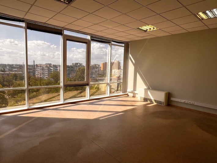 МАЛЕНЬКИЙ офіс 32-37 кв.м.  -  з генератором та інтернетом - фото 1