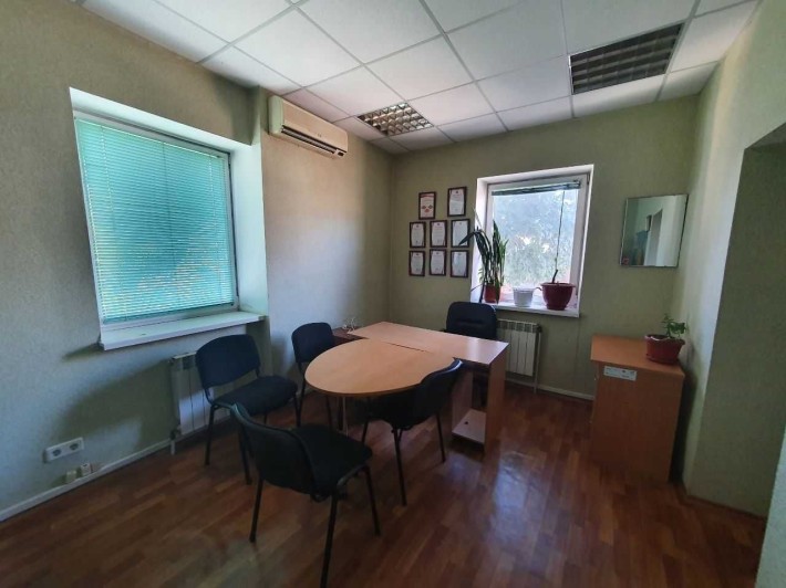 Сдам Офис пл -18м в Центральной части города.  Хорошее состояние! - фото 1