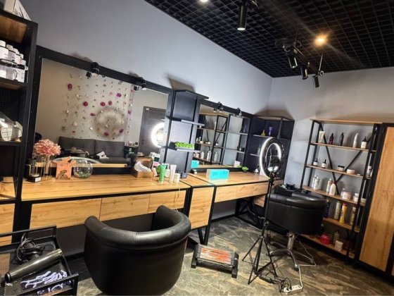 Здам кабінет парукаря / візажист