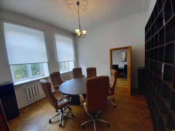 Світло є завжди! Здам офіс вул Володимирська 77 Метро 7 хв пішки Киев