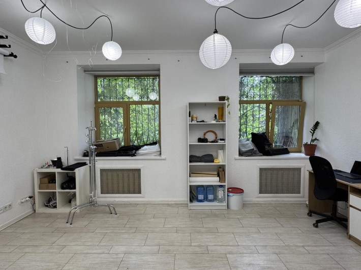 Аренда под офис, салон, шоу-рум - 34 м.кв., ул. Владимирская. - фото 1