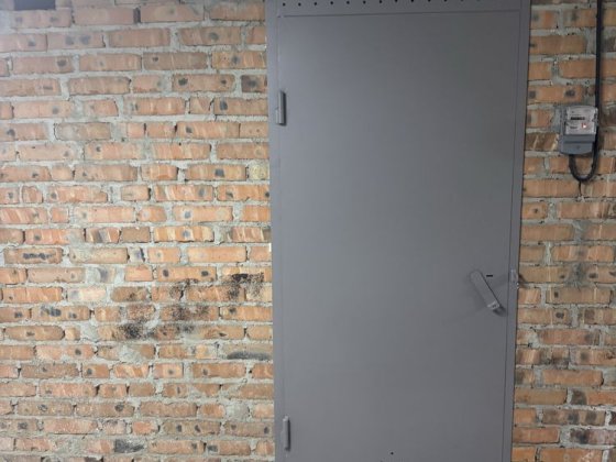 Пвдвальне примвшеня - склад . Львов