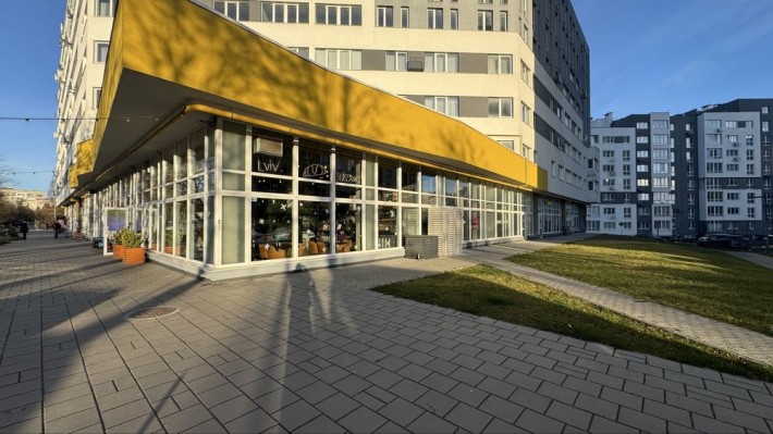 Оренда фасадного приміщення 261 м2 у ЖК Америка - фото 1