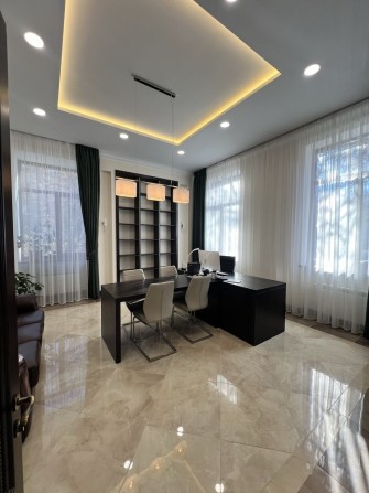 Здаю приміщення в Центрі з Дизайнерським ремонтом - фото 1