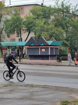 Сдается в аренду киоск 8 кв.м на пр. Мира остановка ул. Строителей - фото 1