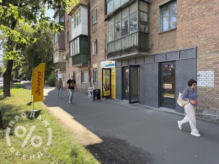 ФАСАД • Поруч Ринок • Величезний трафік людей • 27 м2 - фото 1