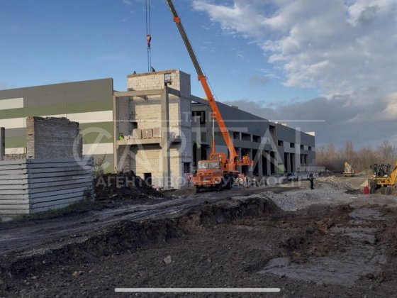 Оренда нового складу 332 кв.м з РАМПОЮ на Окружній є багато варіантів