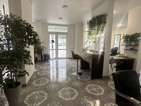 Оренда фасадного приміщення з євроремонтом — вул. Антонича 11, 95м2 Львов