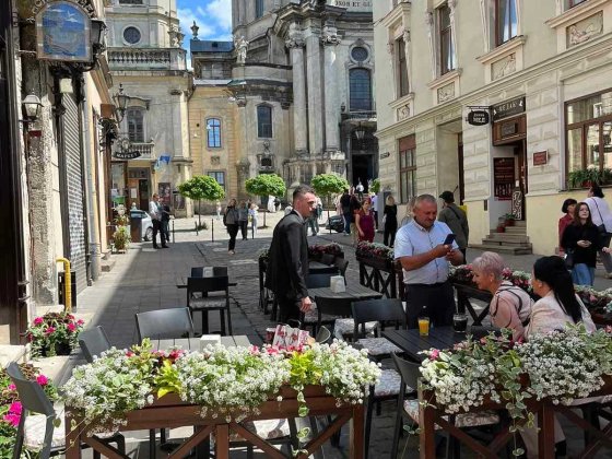 Оренда приміщення на пл. Ринок 2000дол Львів