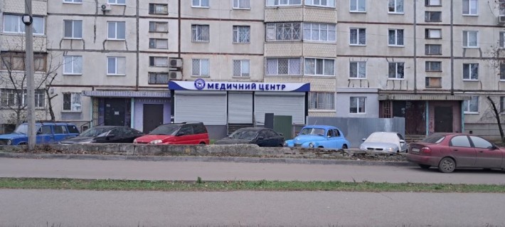 Сдам Помещение под Медицину по пр.Трактостроителей 126  S общ= 216 м - фото 1