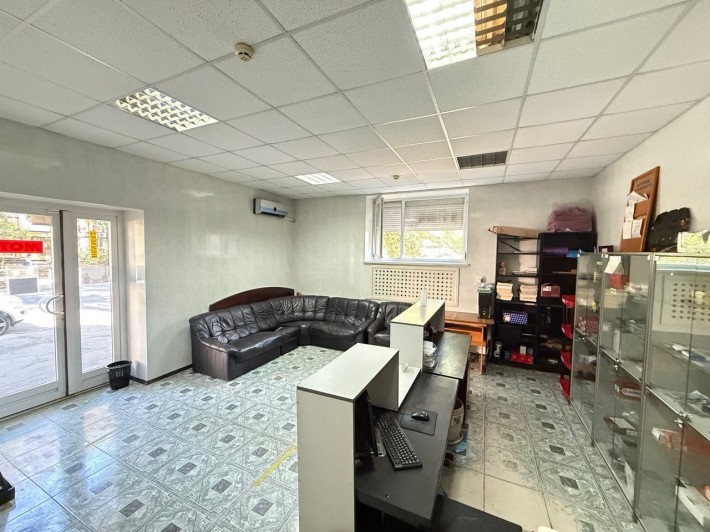 Аренда Помещен Салон Авто Магаз Красная Линия Князя Владимера Великого - фото 1