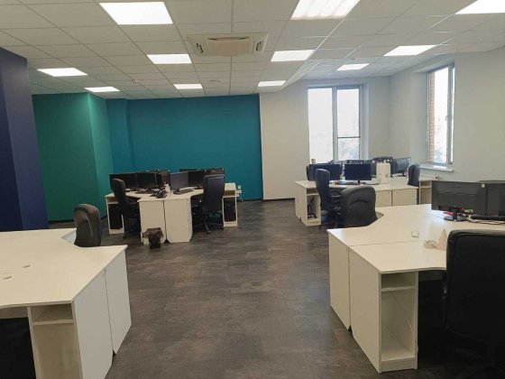 Здам офіс на вул. Воскресенська, 605 м2 , є ГЕНЕРАТОР