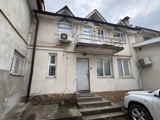 Оренда нежитлової будівлі на вул. Б. Хмельницького Львов