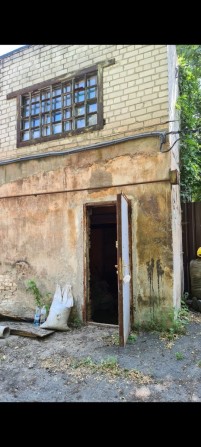 Сдам помещениемв центре, ТЦ атриум,  под офис, склад, требует ремонта, - фото 1