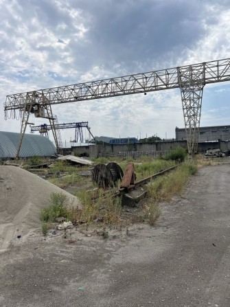 Аренда открытого склада с козловым краном 10 тн - фото 1