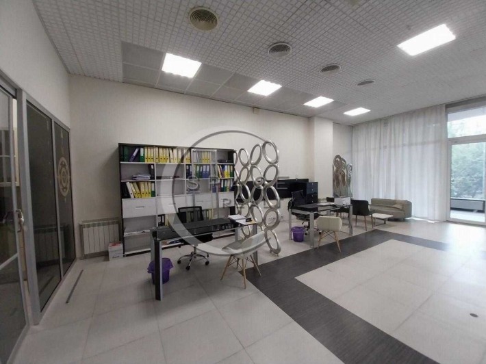 Оренда  офісу 100м2  с дизайнерським  ремонтом .в ЖК «Дипломат Холл» - фото 1