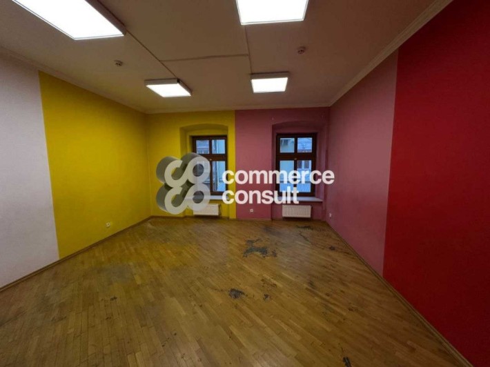 Оренда офісу вул. Братів Рогатинців, 160 м2 (БЕЗ КОМІСІЇ) - фото 1