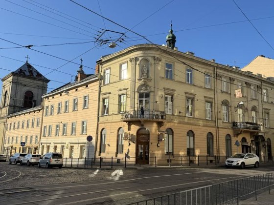 Оренда приміщення центр вул. Винниченка 1. 330м + відкритий двір 100м Львов